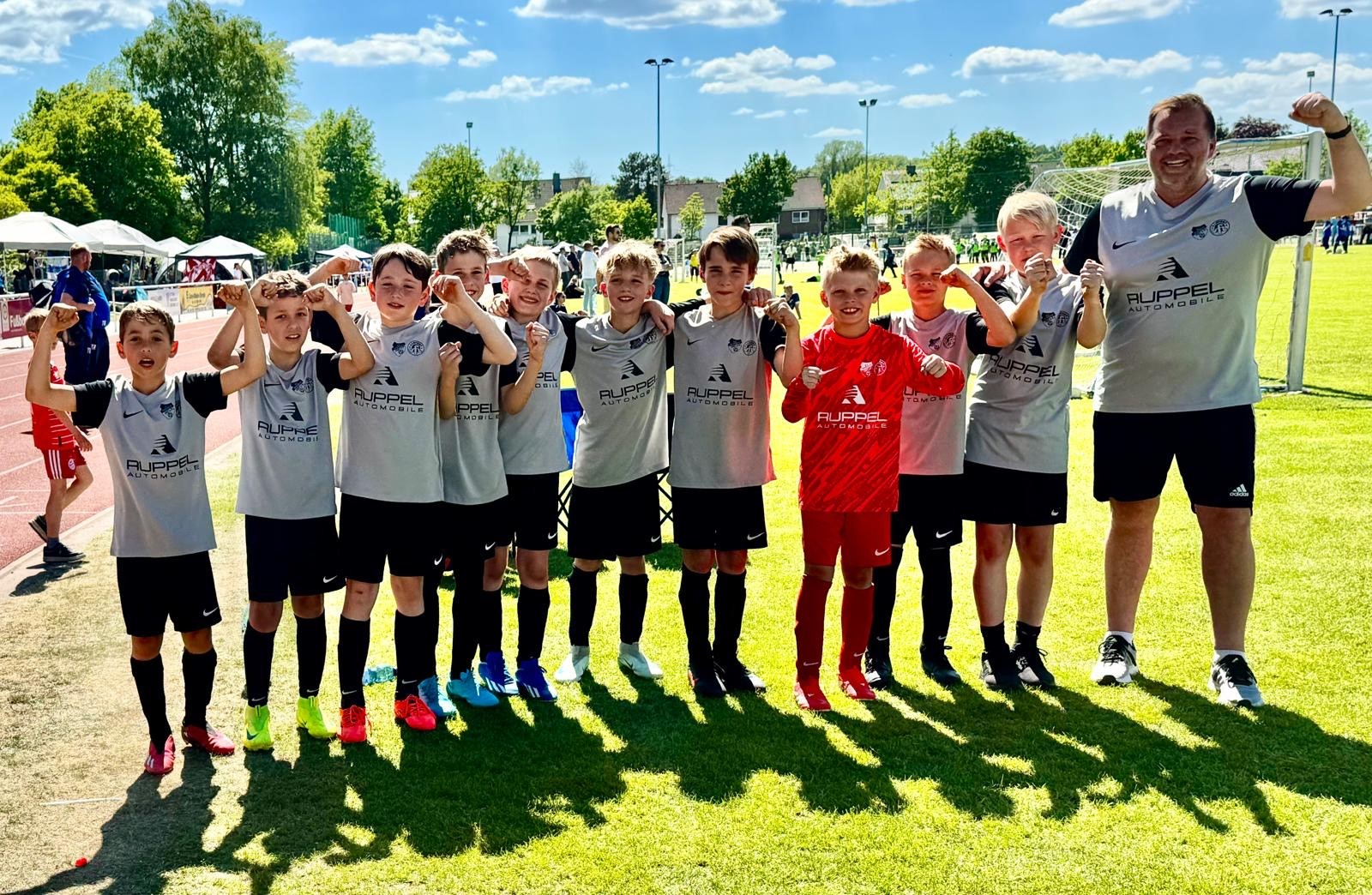 E1 überzeugt beim Sparkassen Fußball -Cup