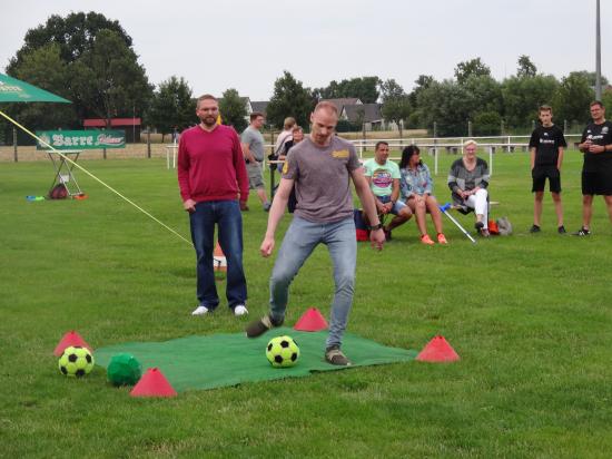 Fußballdart und Derby-Cup Spiel 4